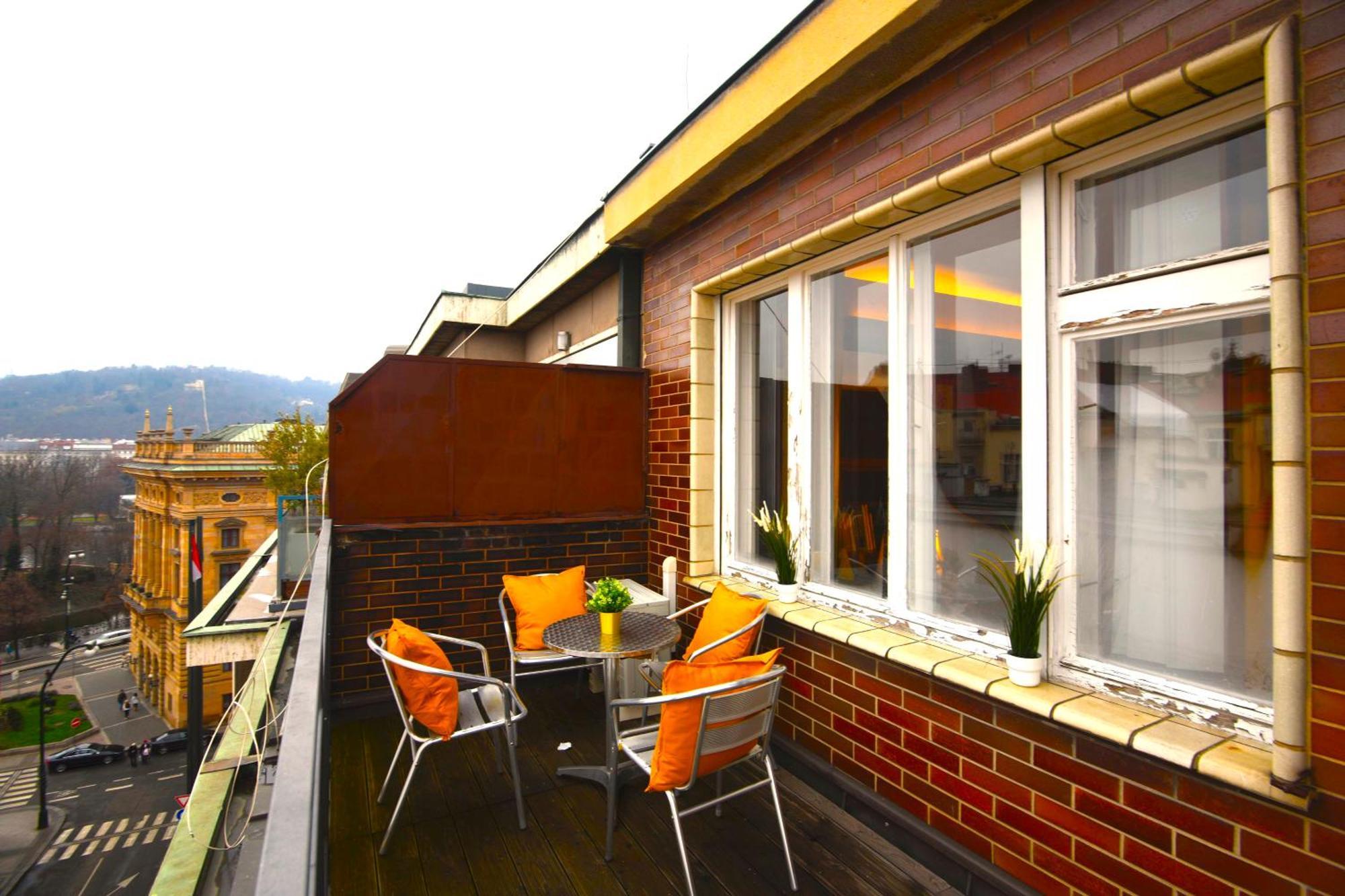 Waterfront River Side Roof Top Apartment - Terrace With City View Prague Exterior photo